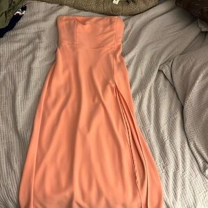 Amanda Uprichard: Beautiful midi peach strapless formal gown